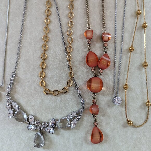 Lot of 12 Fashion Necklaces New to Like New Dainty/Small/Medium Mix - Picture 5 of 8